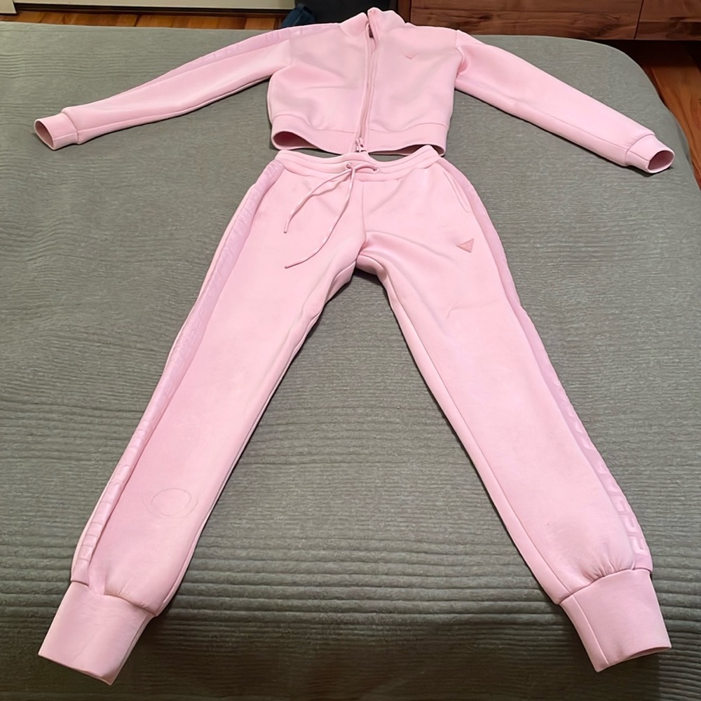 GUESS pink tracksuit (set)